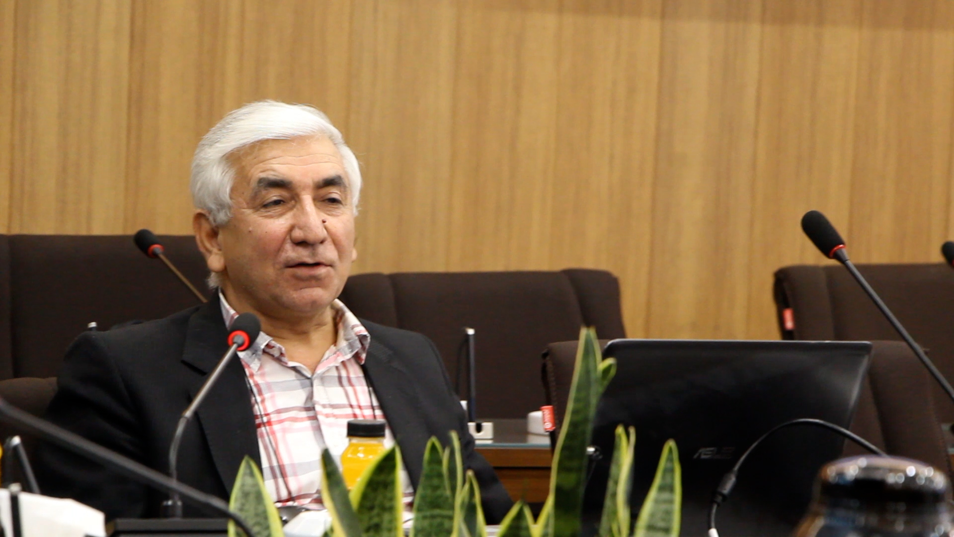 Sequence 01.00 00 34 08.Still003